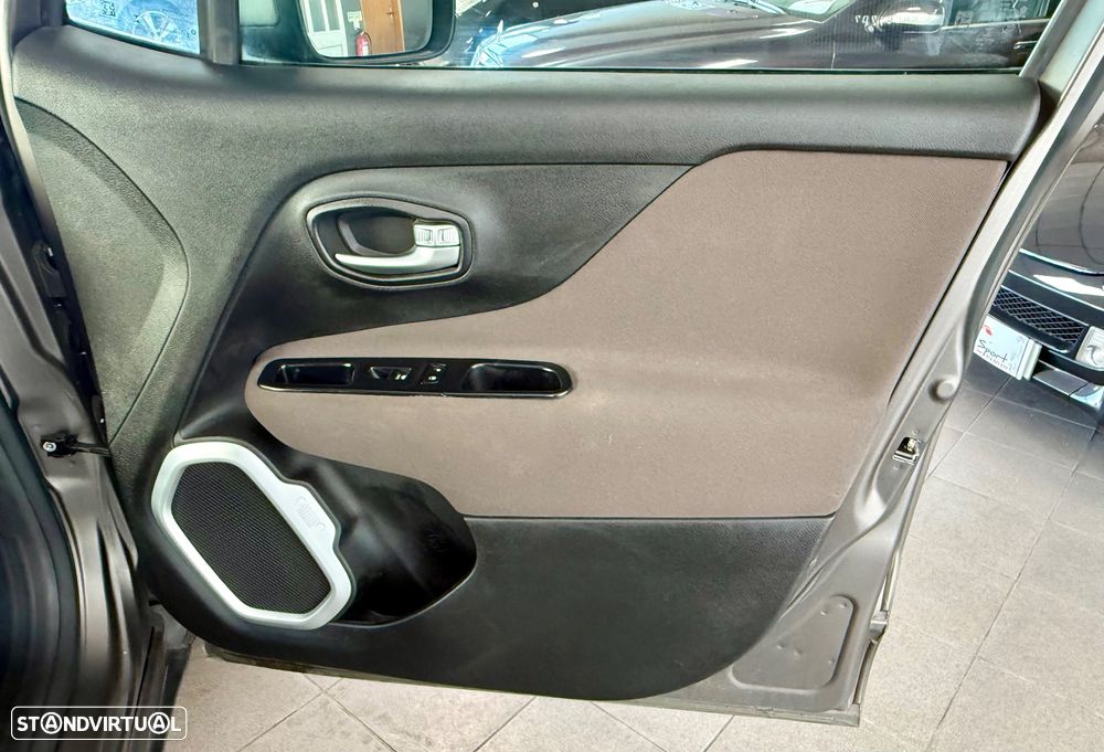 Jeep Renegade 1.6 MultiJet Night Eagle - 13