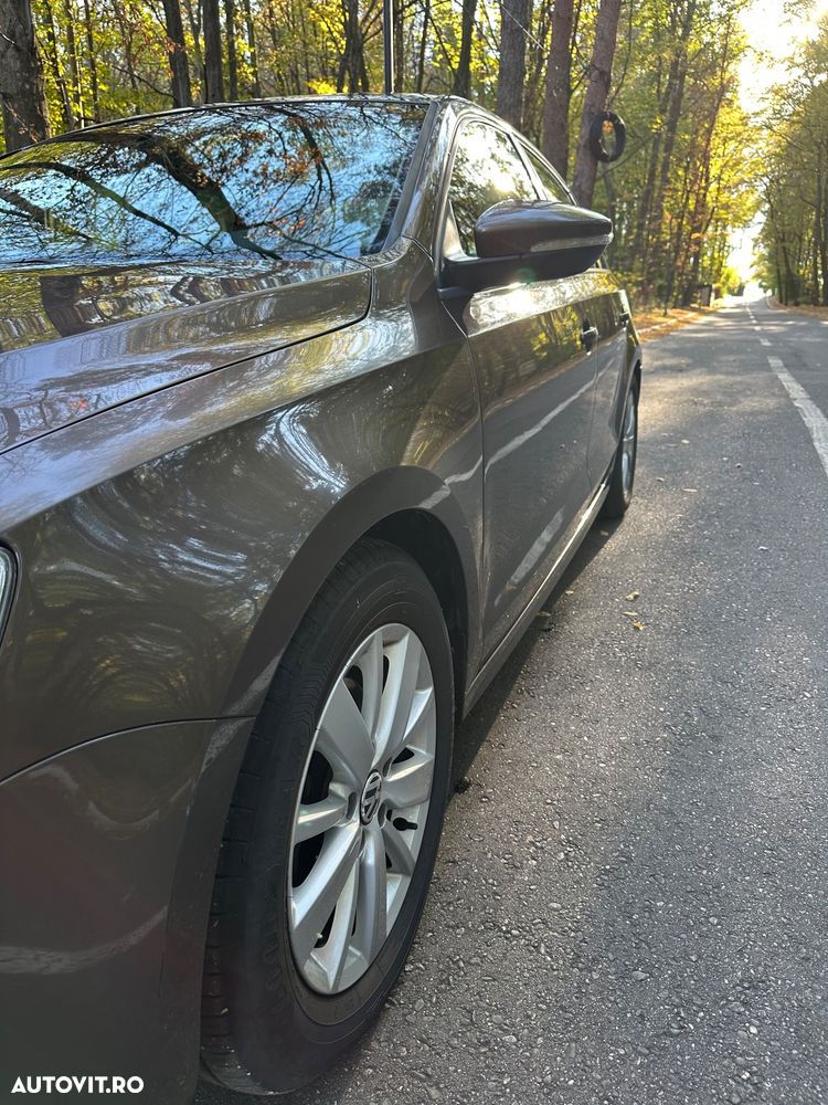 Volkswagen Jetta - 12