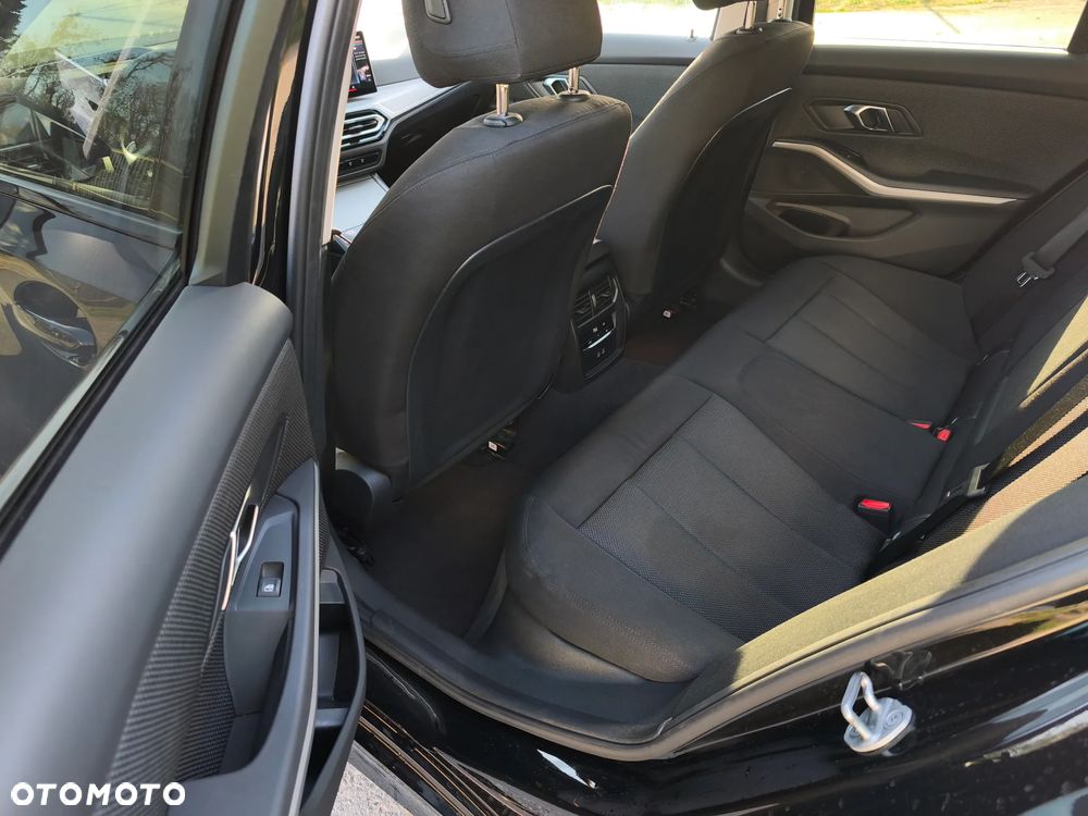 BMW Seria 3 318i Advantage - 36