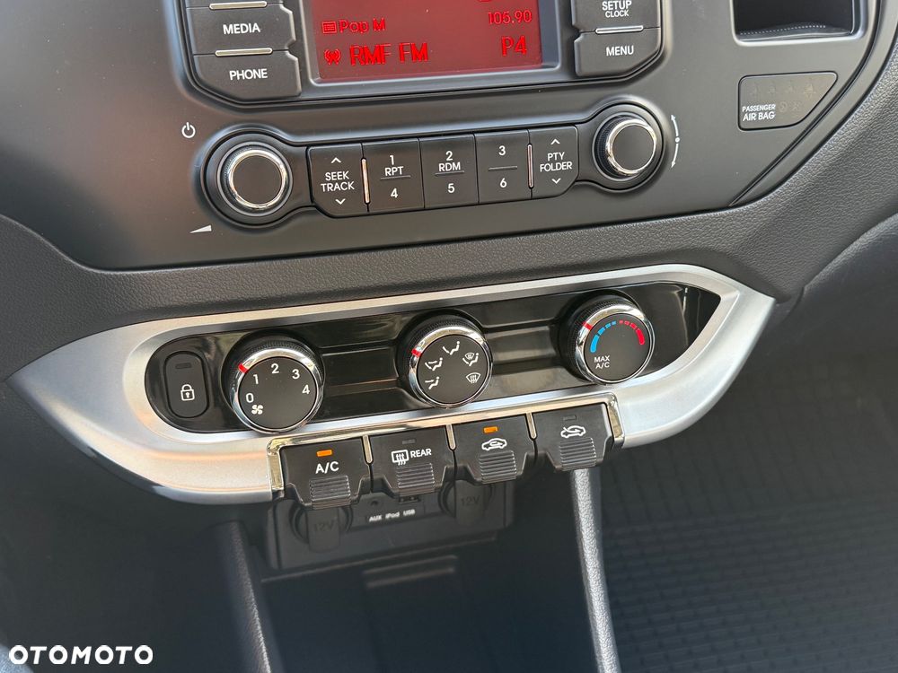 Kia Rio 1.2 Attract - 27