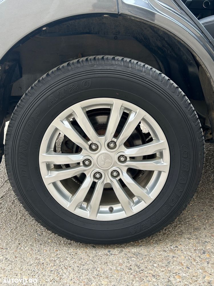 Mitsubishi Pajero 3.2 DI-D Instyle - 32