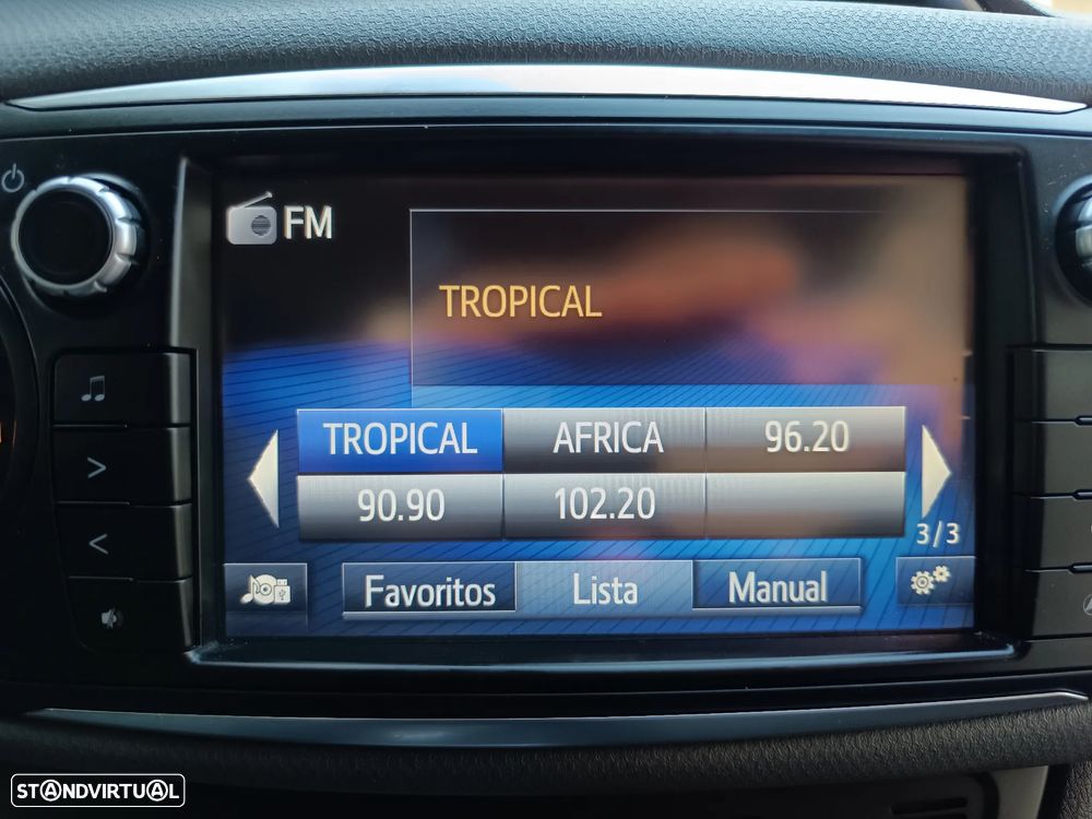 Toyota Yaris 1.5 HSD Comfort+Navi - 38