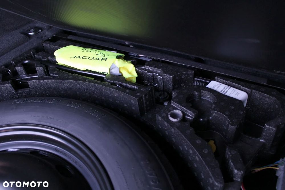 Jaguar F-Pace 2.0 i4D AWD Prestige - 22