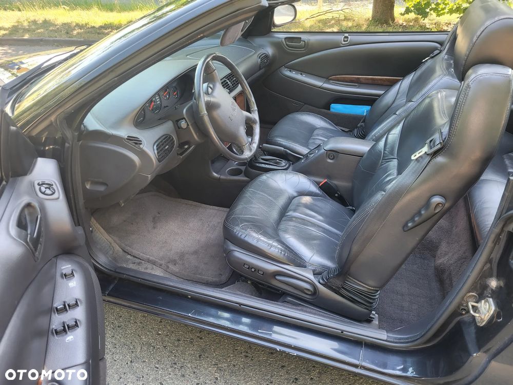 Chrysler Stratus LX 2.5 - 8