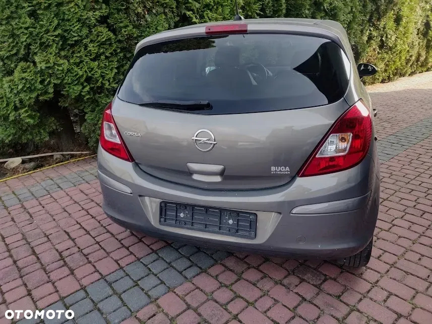 Opel Corsa 1.2 16V Cosmo - 8