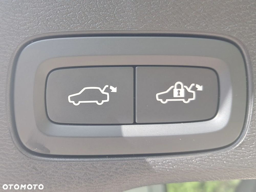 Volvo XC 60 B5 B AWD Ultra Black Edition - 29