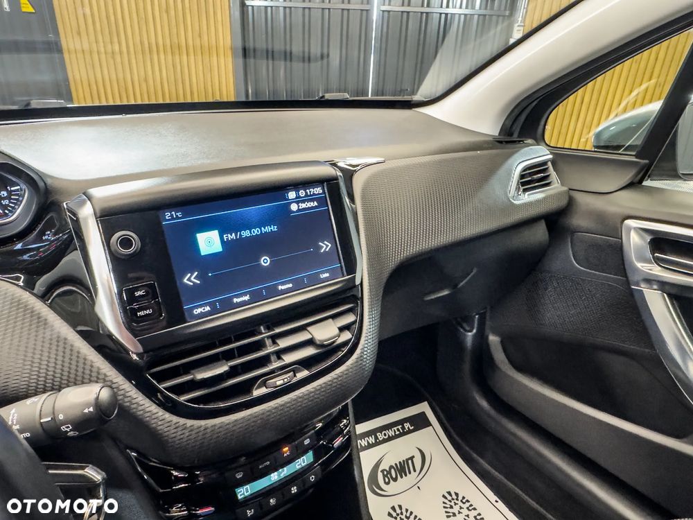 Peugeot 2008 BlueHDi FAP 120 STOP & START EAT6 Allure - 32