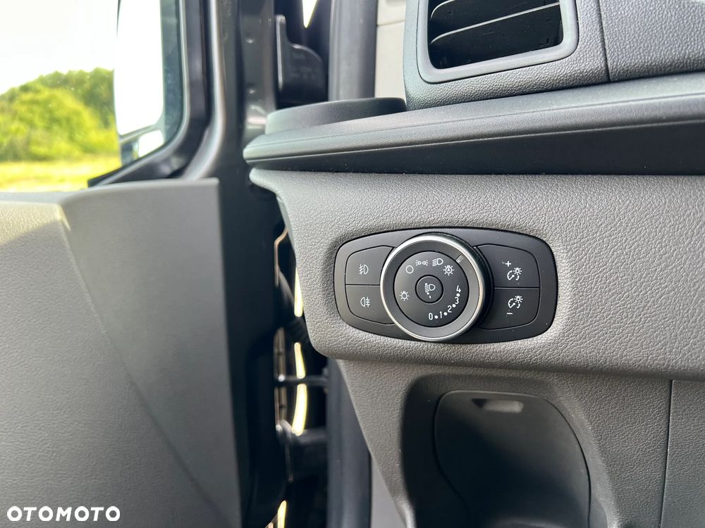 Ford TRANSIT CUSTOM - 9