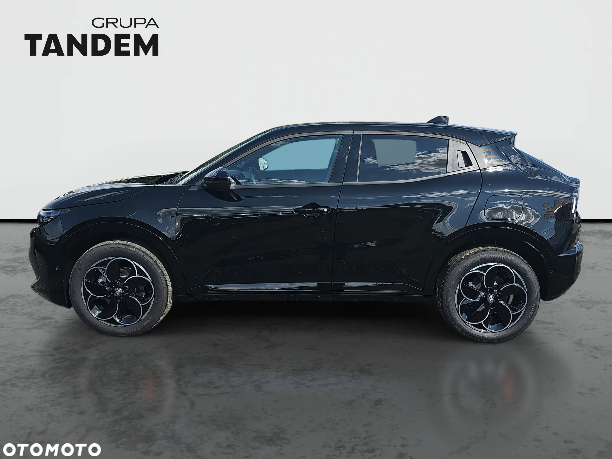 Alfa Romeo Junior 1.2 mHEV Ibrida Q4 eDCT - 8