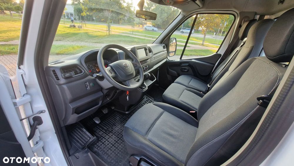 Nissan NV400 - 9