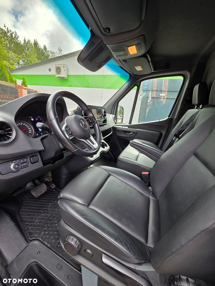 Mercedes-Benz Sprinter - 14