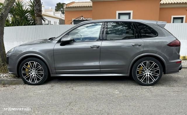 Porsche Cayenne Turbo S Tiptronic S - 6