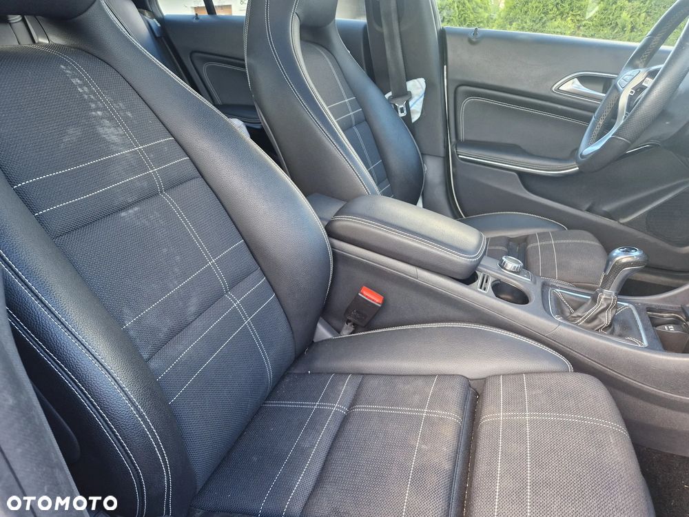 Mercedes-Benz CLA 180 Peak Edition - 8