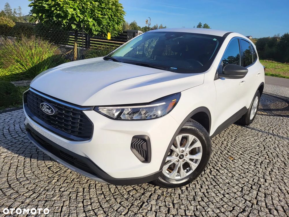 Ford Kuga - 1
