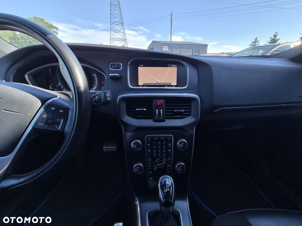 Volvo V40 T3 Geartronic RDesign - 17
