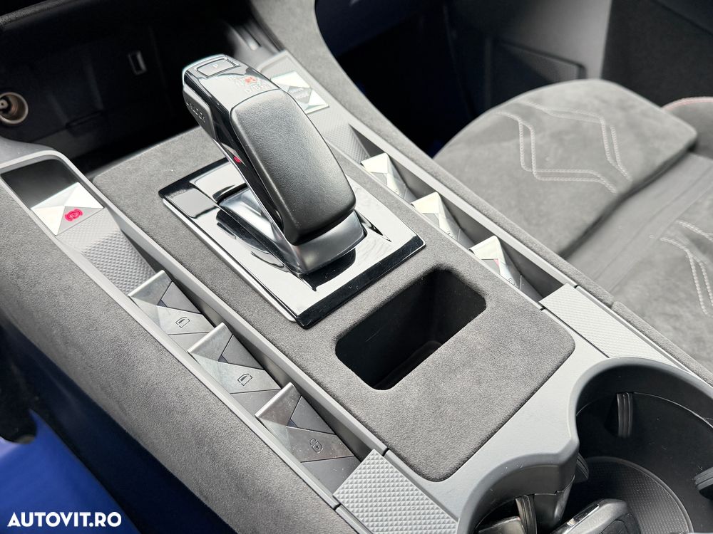 DS Automobiles DS 7 Crossback 1.6 PHeV AWD 300 EAT8 PERFORMANCE LINE + - 29