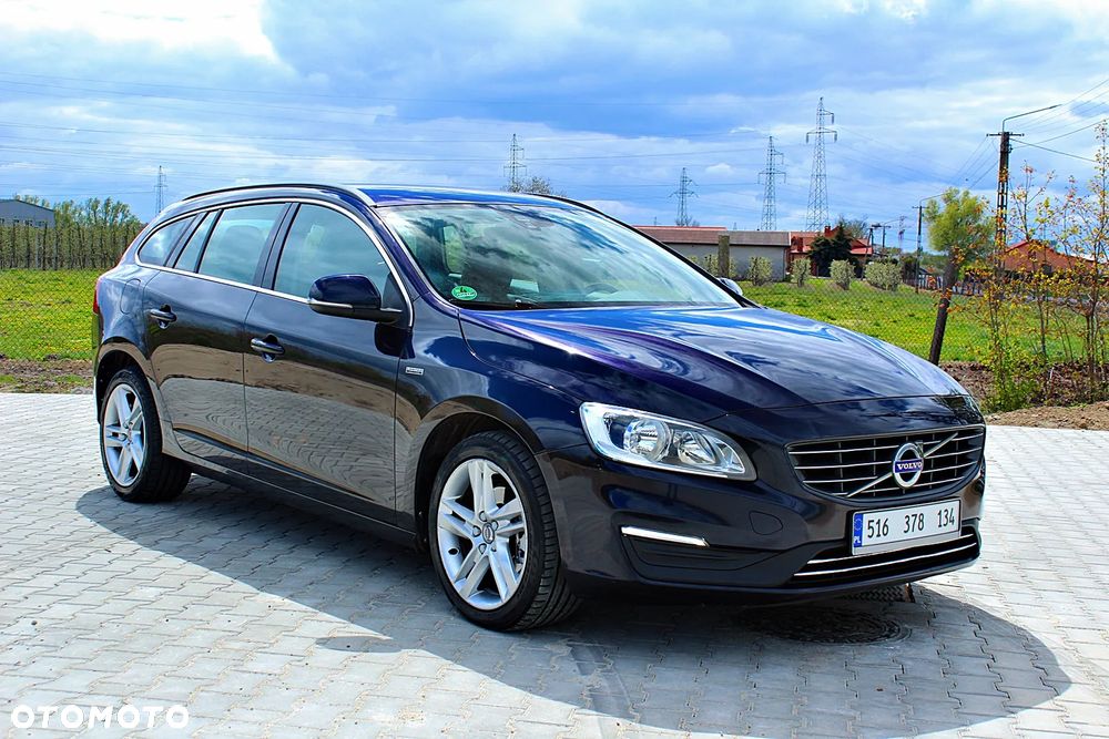 Volvo V60 D2 Geartronic Momentum - 2
