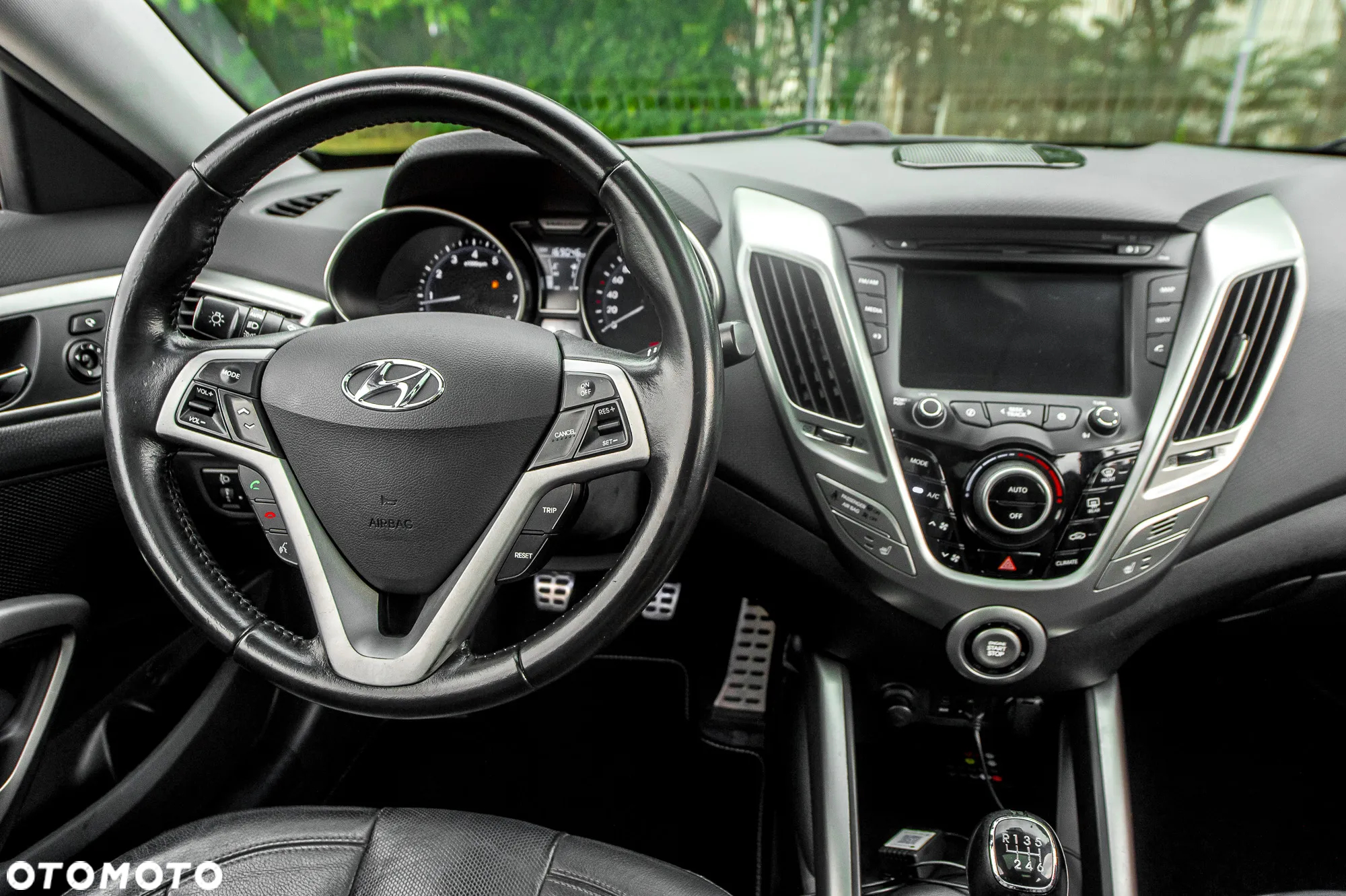 Hyundai Veloster 1.6 GDI Style - 27