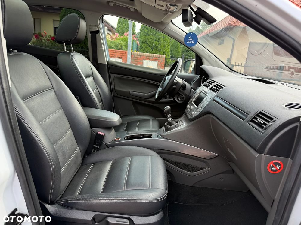 Ford Kuga - 17