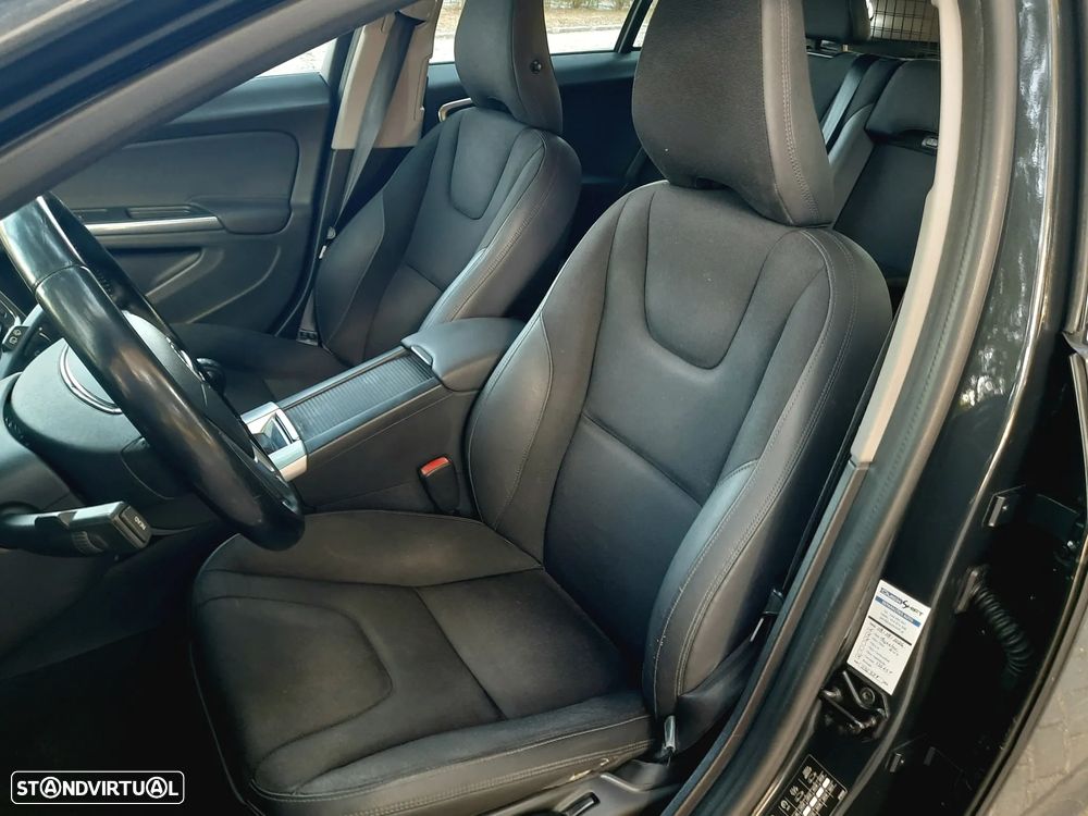 Volvo V60 1.6 D2 Drive Summum Start/Stop - 6