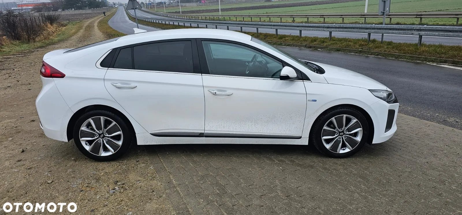 Hyundai IONIQ hybrid Platinum - 10