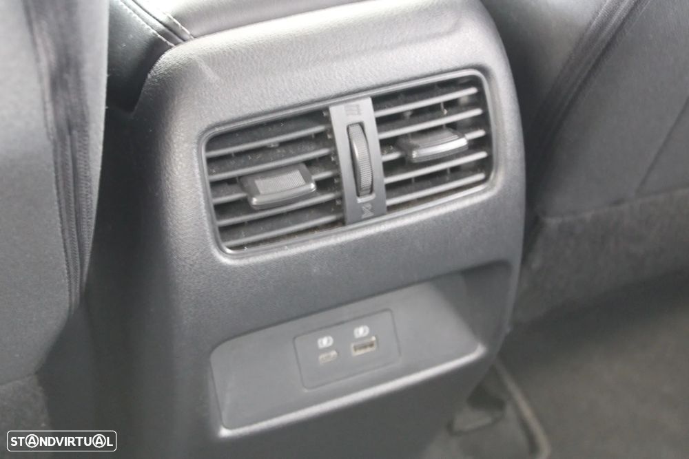 Nissan Qashqai 1.3 DIG-T N-Connecta - 24