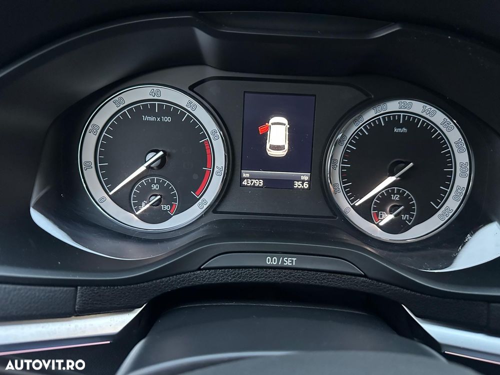 Skoda Karoq 1.0 TSI Style - 10