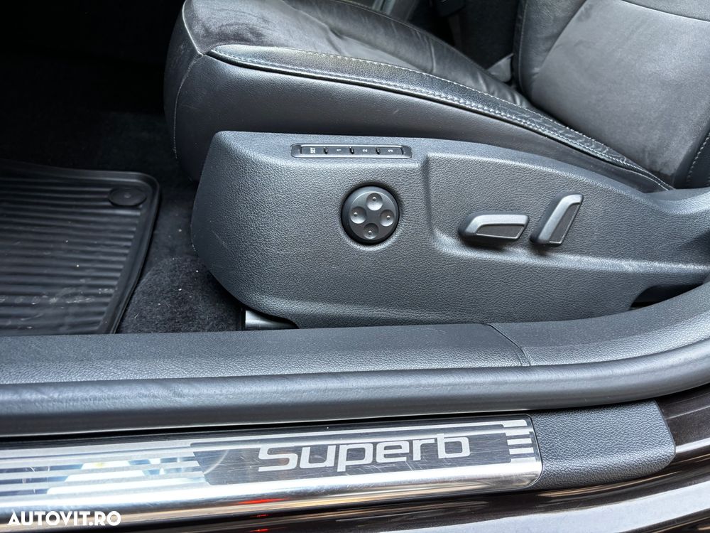 Skoda Superb Combi 2.0 TDI Elegance DSG - 15