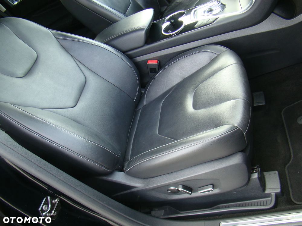 Ford S-Max 2.0 EcoBlue Titanium - 23