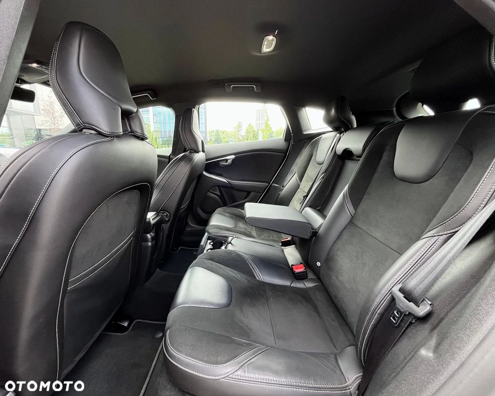 Volvo V40 T3 Drive-E R-Design Momentum - 9