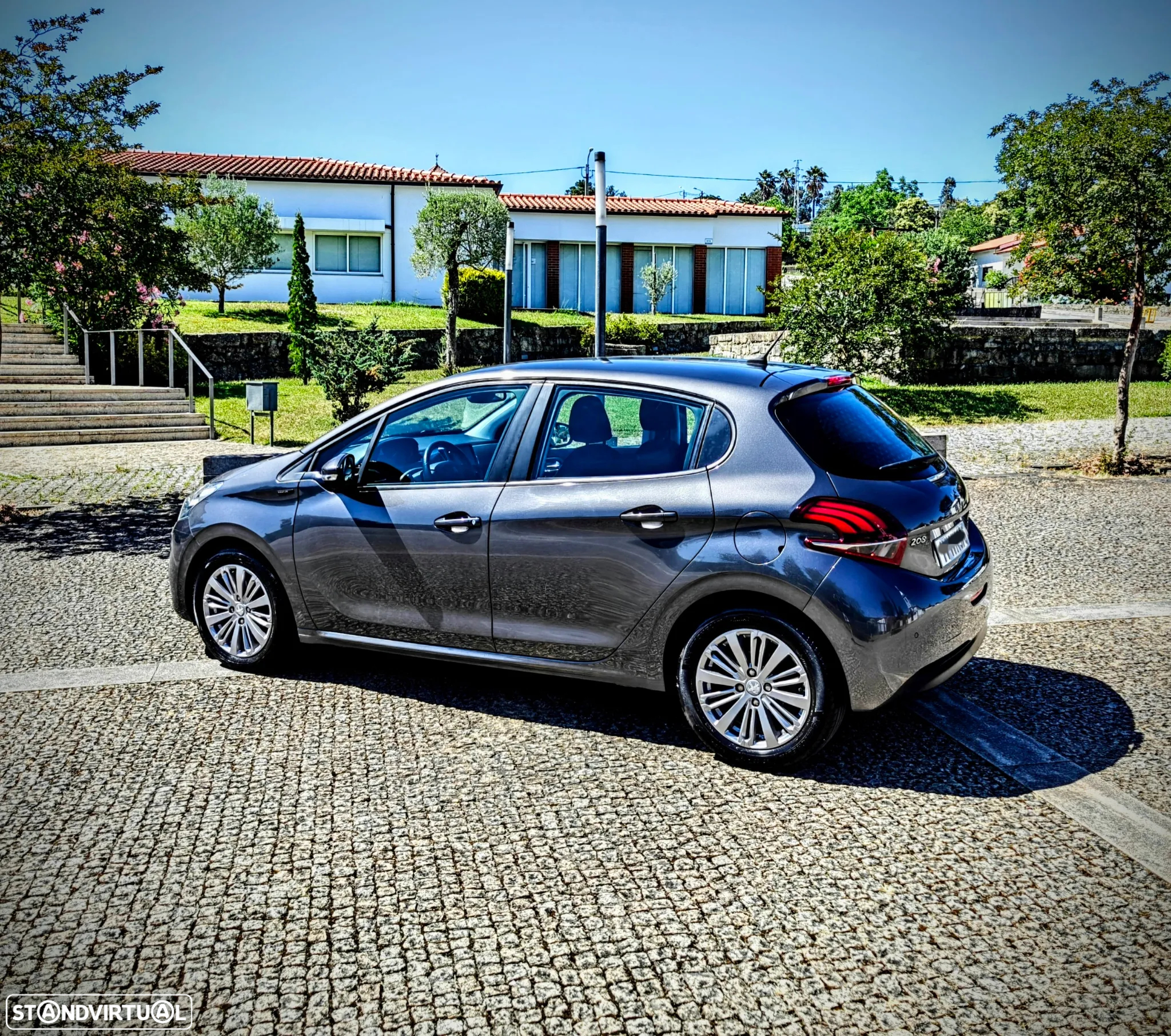Peugeot 208 1.2 PureTech Style - 21