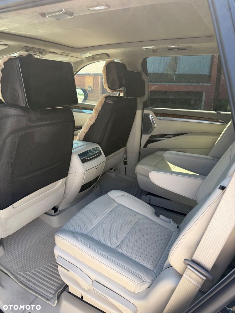 Cadillac Escalade 6.2 V8 AWD AT Platinum - 16