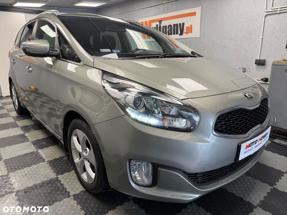 Kia Carens - 21