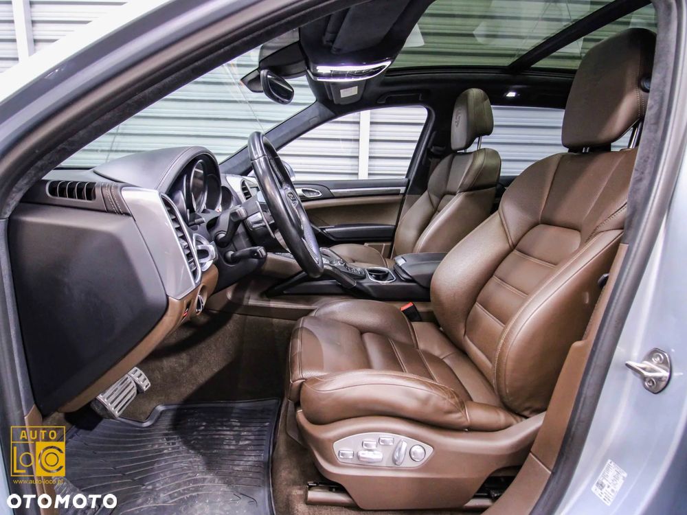 Porsche Cayenne S Diesel Platinum Edition - 12