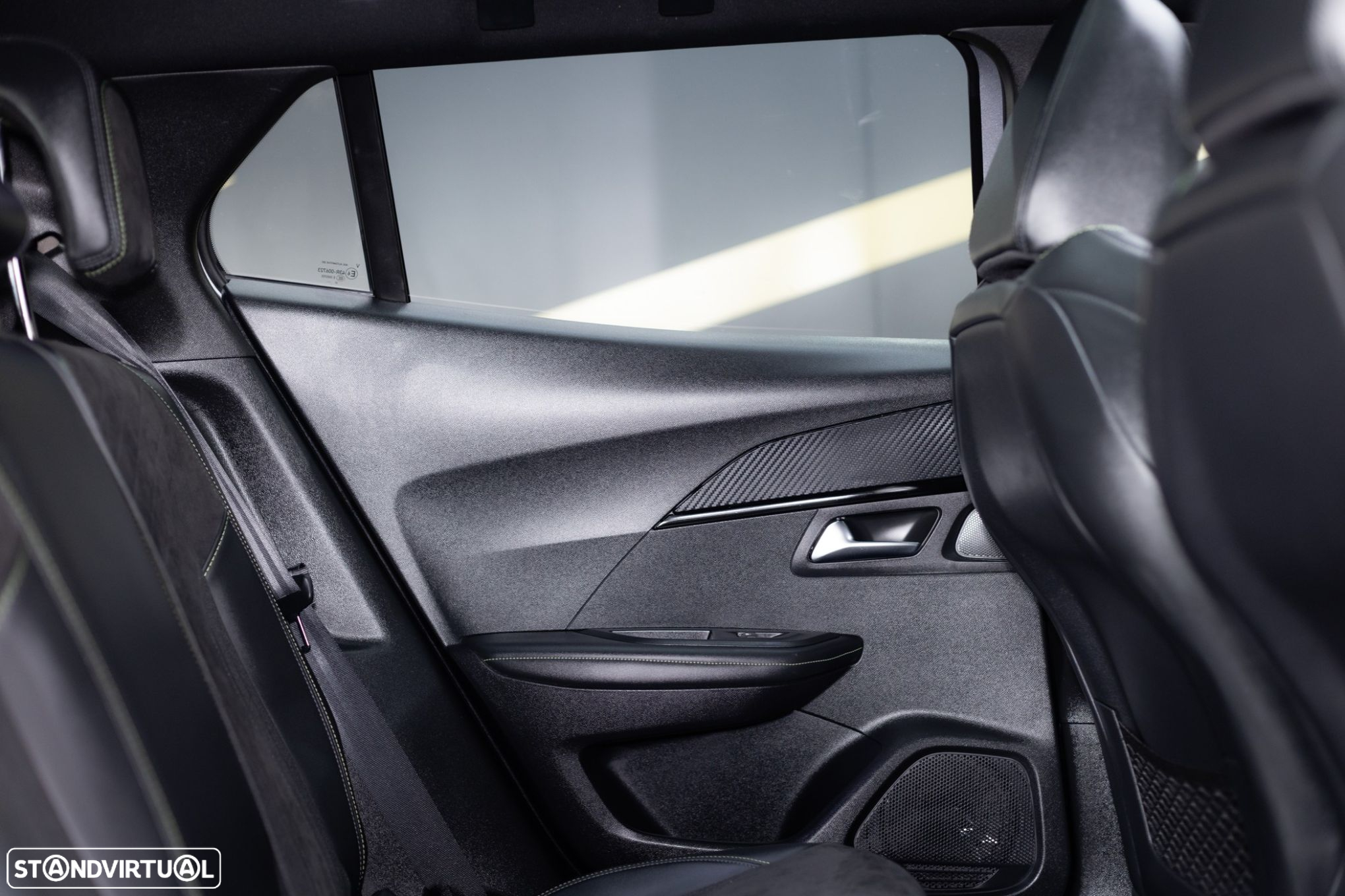 Peugeot 2008 BlueHDi 130 EAT8 GT Pack - 17