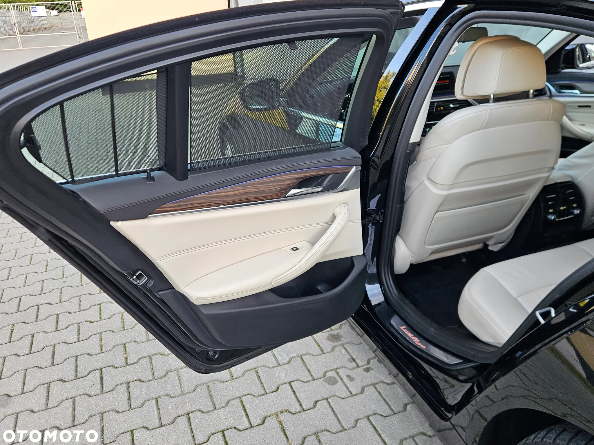 BMW Seria 5 530i GPF xDrive Luxury Line - 9
