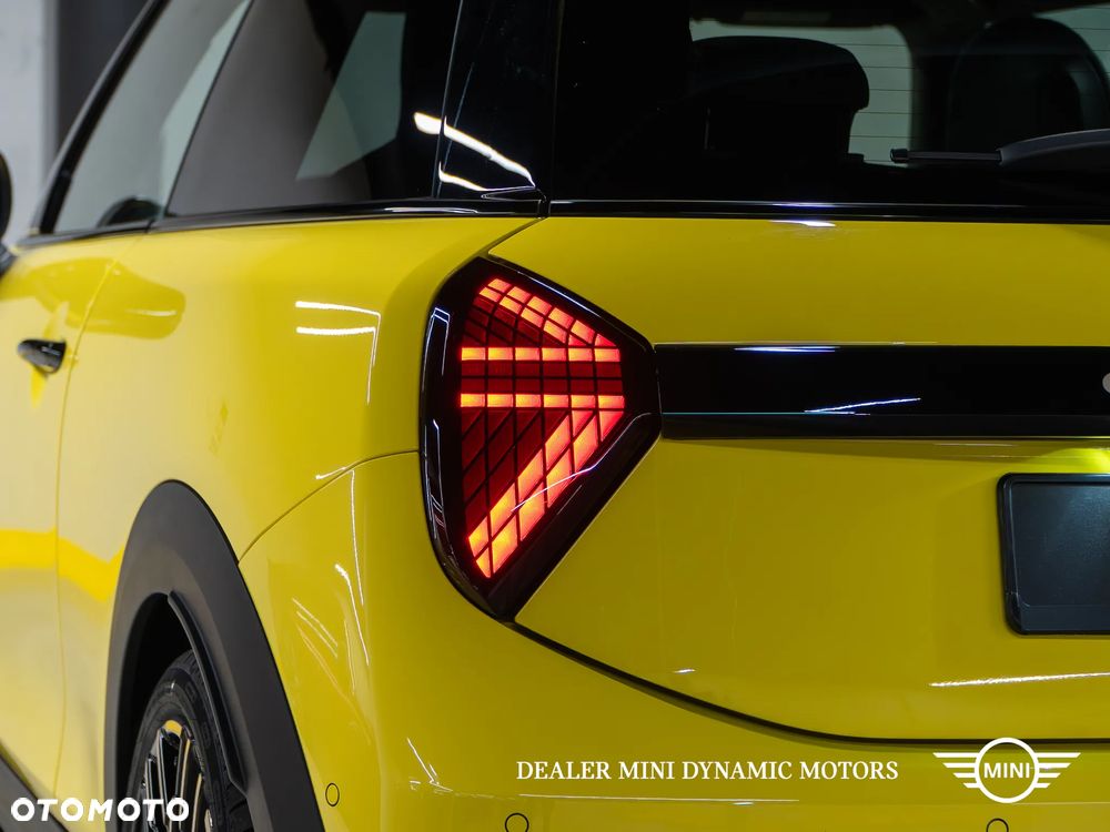 MINI Cooper S Favoured Trim - 11