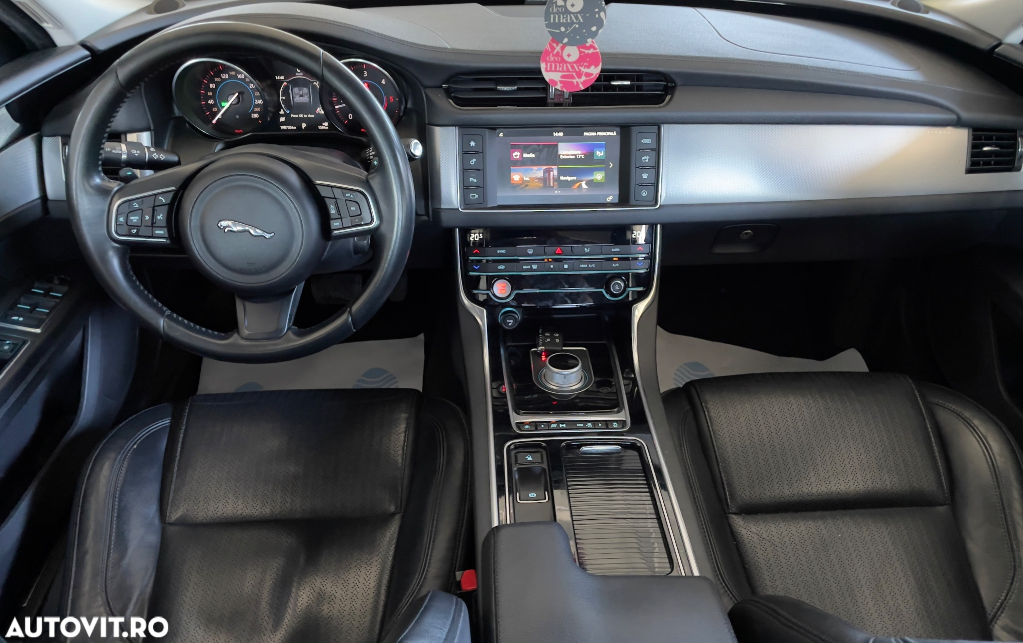 Jaguar XF 20d RWD Prestige - 18