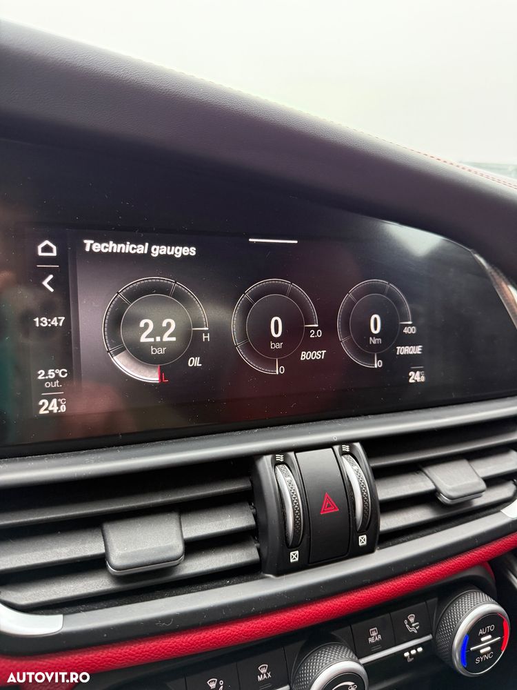 Alfa Romeo Giulia 2.0 Turbo 16V AT8 Veloce Ti - 28