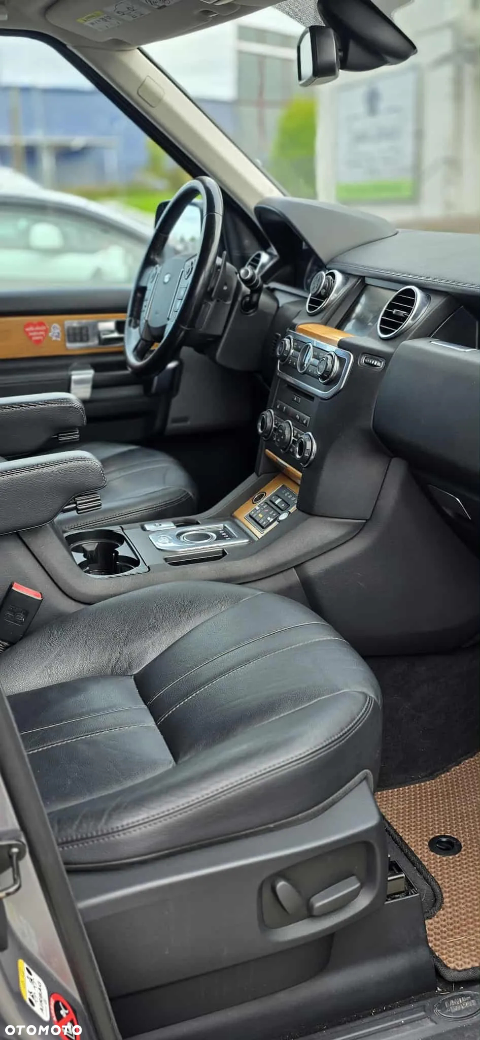 Land Rover Discovery IV 3.0D V6 HSE - 7