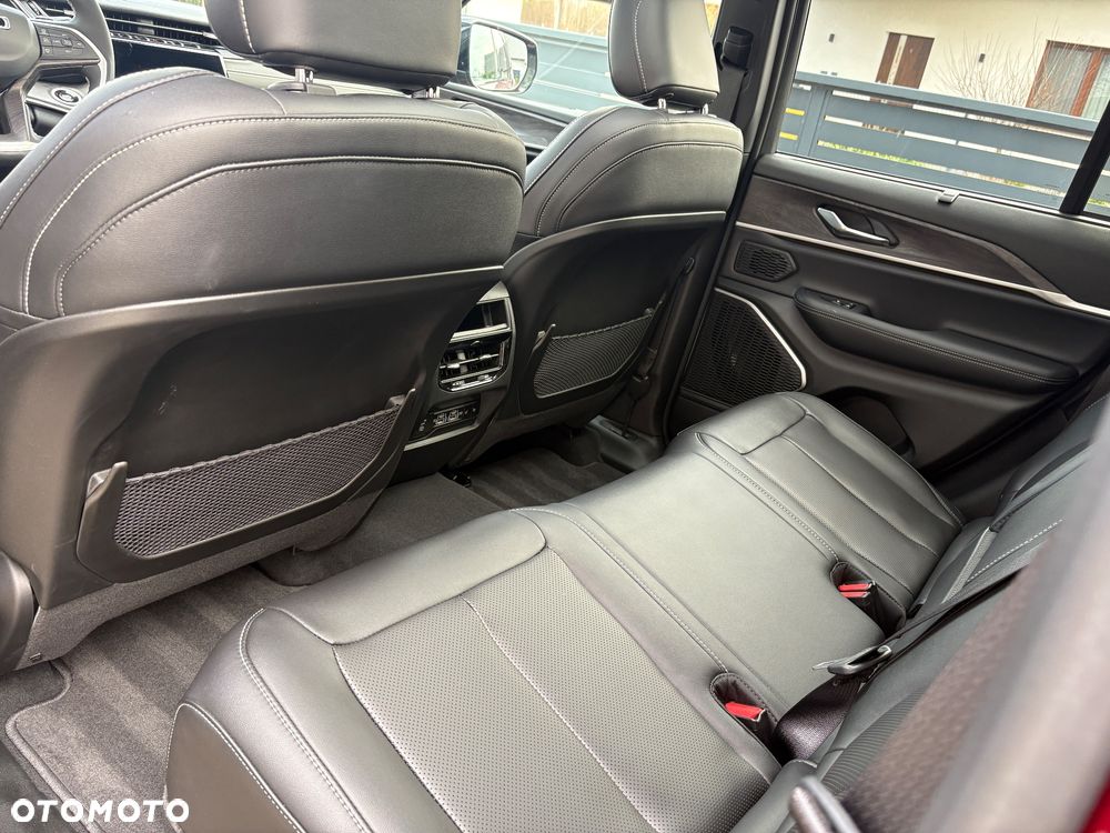 Jeep Grand Cherokee - 17