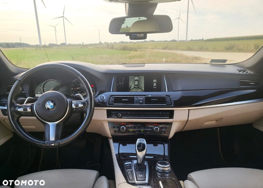 BMW Seria 5 528i xDrive - 15