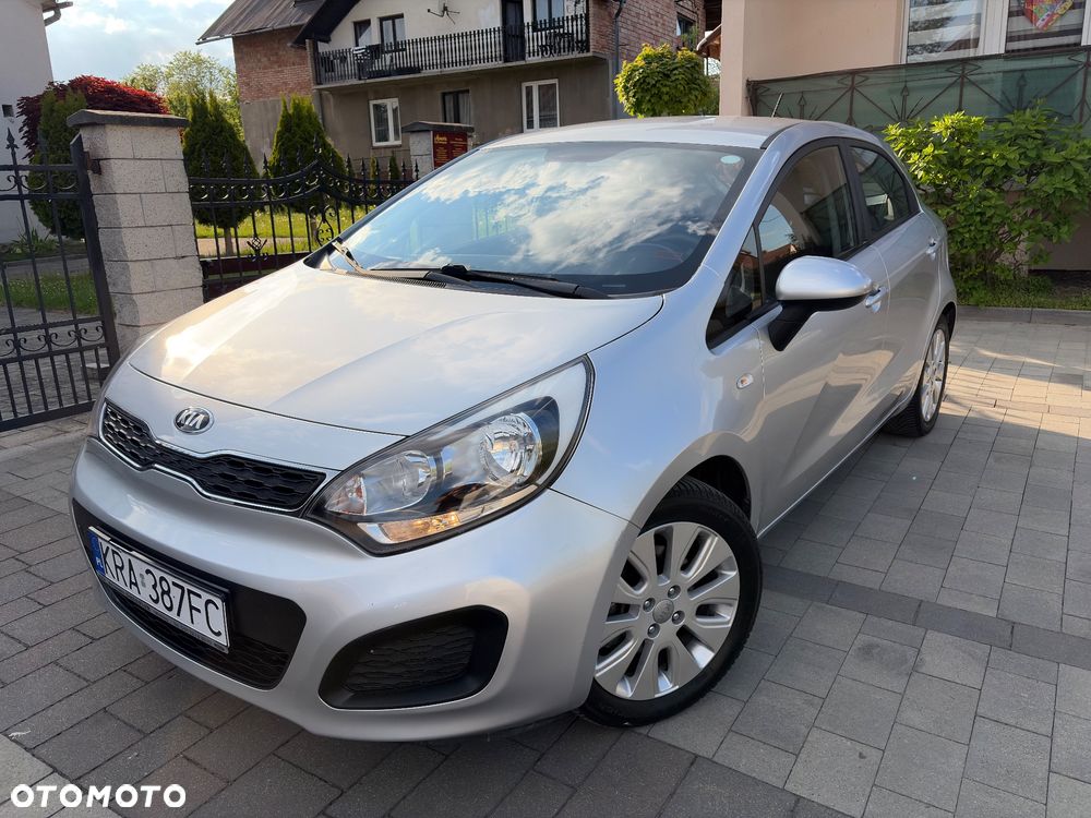 Kia Rio 1.2 L - 1