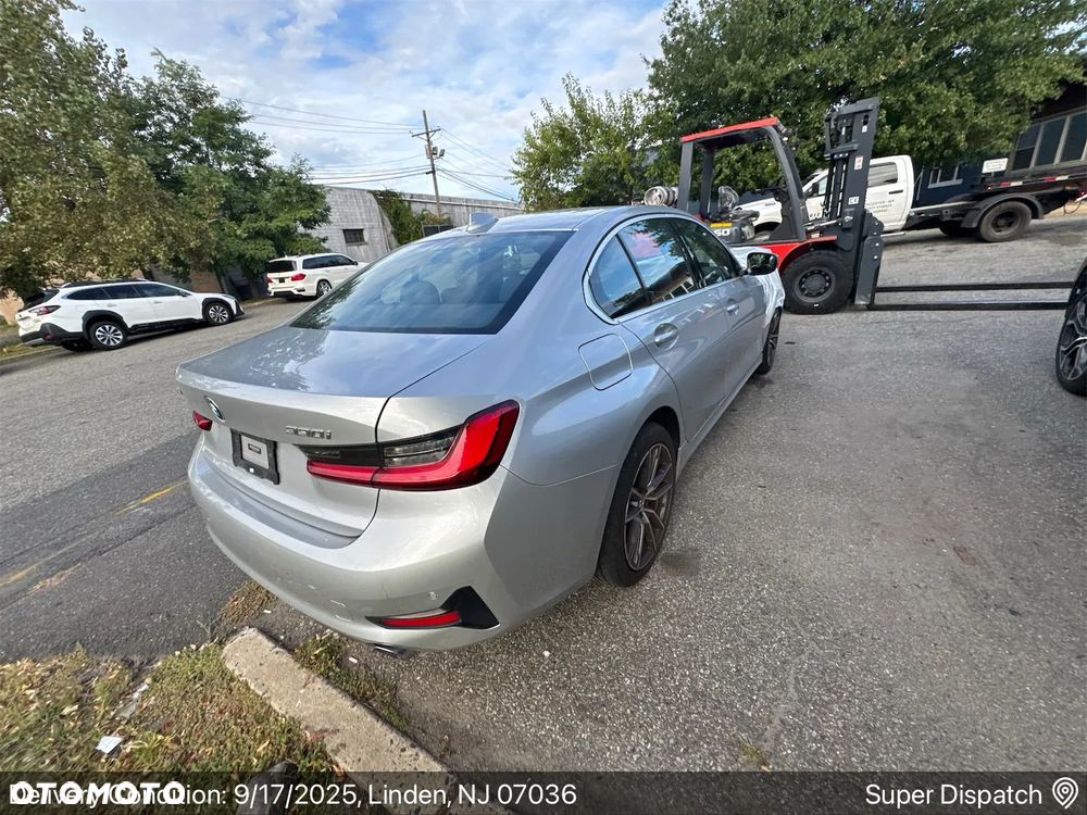 BMW Seria 3 330i xDrive - 6