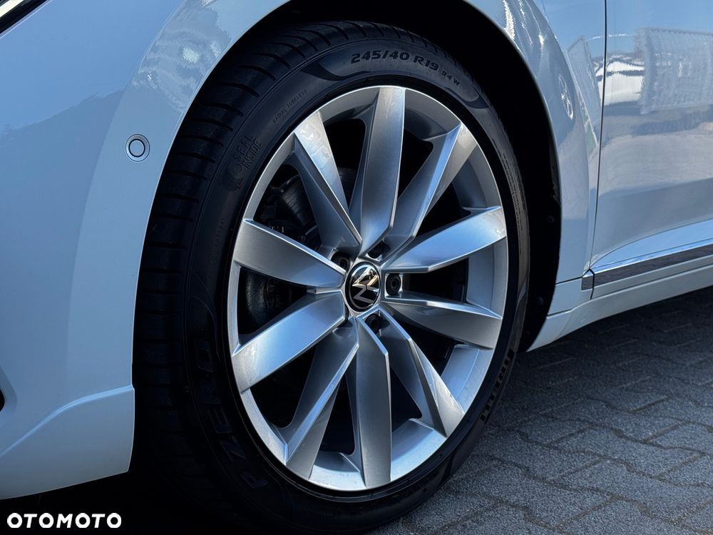 Volkswagen Arteon 2.0 TDI SCR DSG R-Line - 29