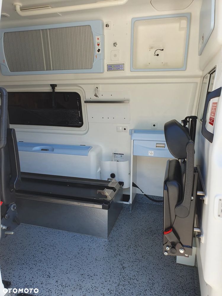 Volkswagen Transporter 4Motion® Ambulans | Karetka 4x4 2.0TDI 180PS BiXenon Led 2015 VW T5.1 Facelifting - 14