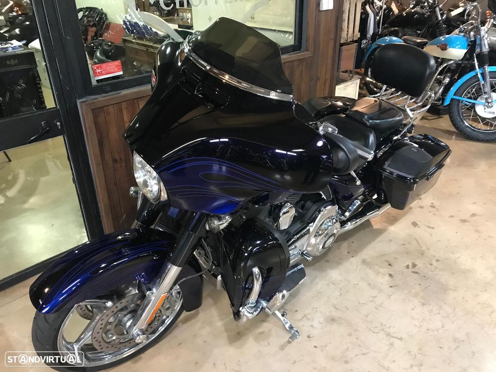 Harley-Davidson FLHXS CVO STREET GLIDE (FLHXSE) - 2