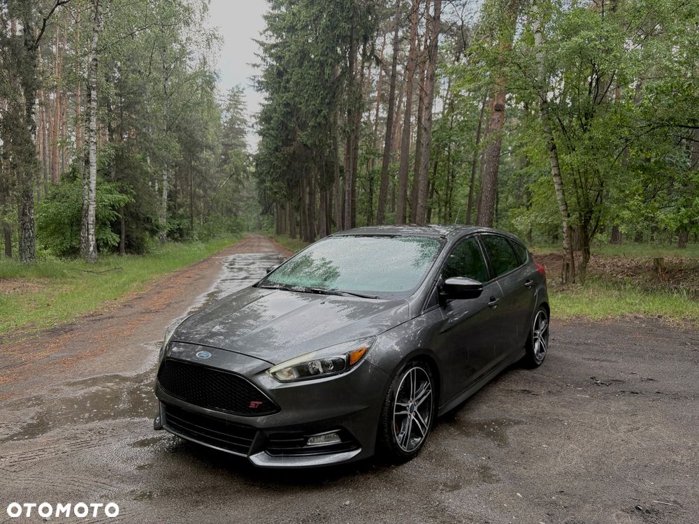 Ford Focus 2.0 EcoBoost ST mit Leder-Exclusiv-Paket - 6