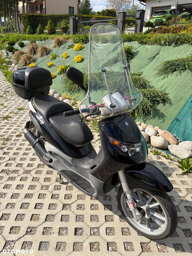 Piaggio Beverly - 1