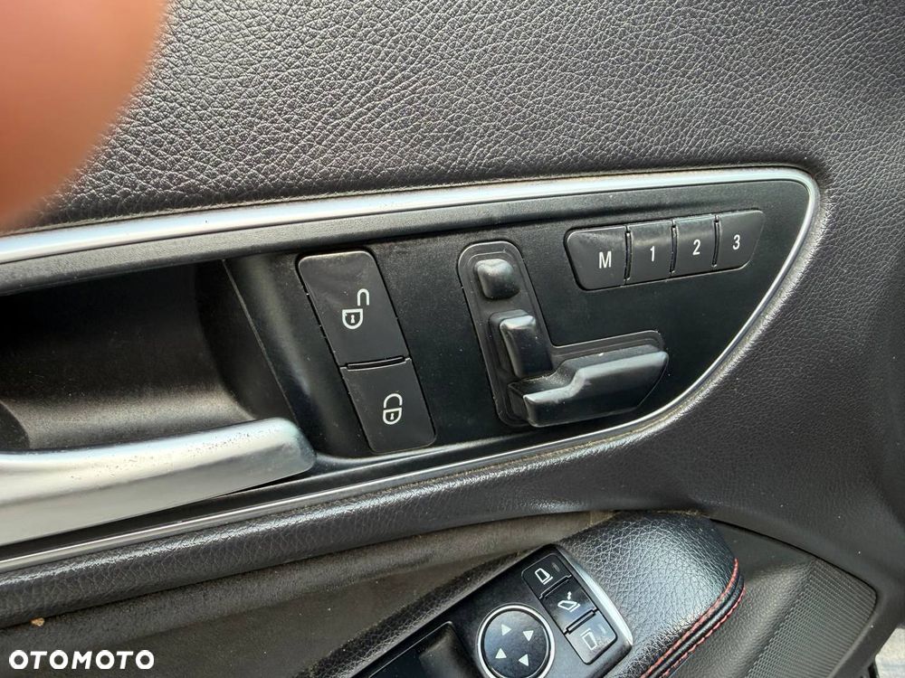 Mercedes-Benz CLA 250 4-Matic 7G-DCT - 11